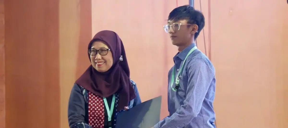 DARI UT BOGOR MAMPU BERSAING DAN MENGINSPIRASI DUNIA: FADEL YULIS PRATAMA, RAIH DUA PENGHARGAAN INTERNASIONAL
