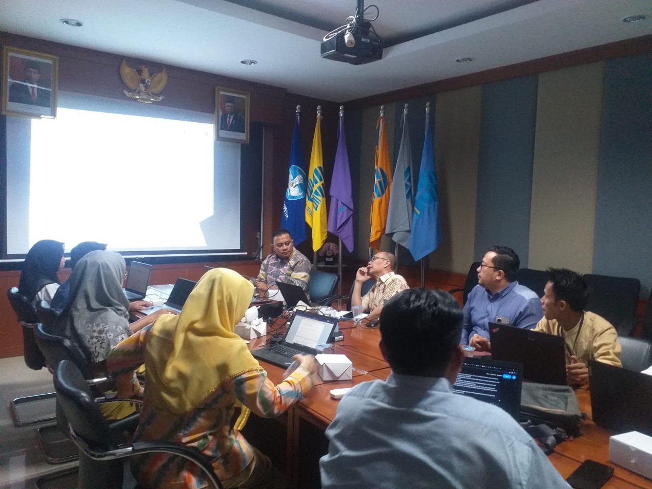 Tingkatkan Kemampuan Menulis Penelitian dan Luaran, UT Bogor adakan Workshop untuk Dosen dan Tenaga Fungsional