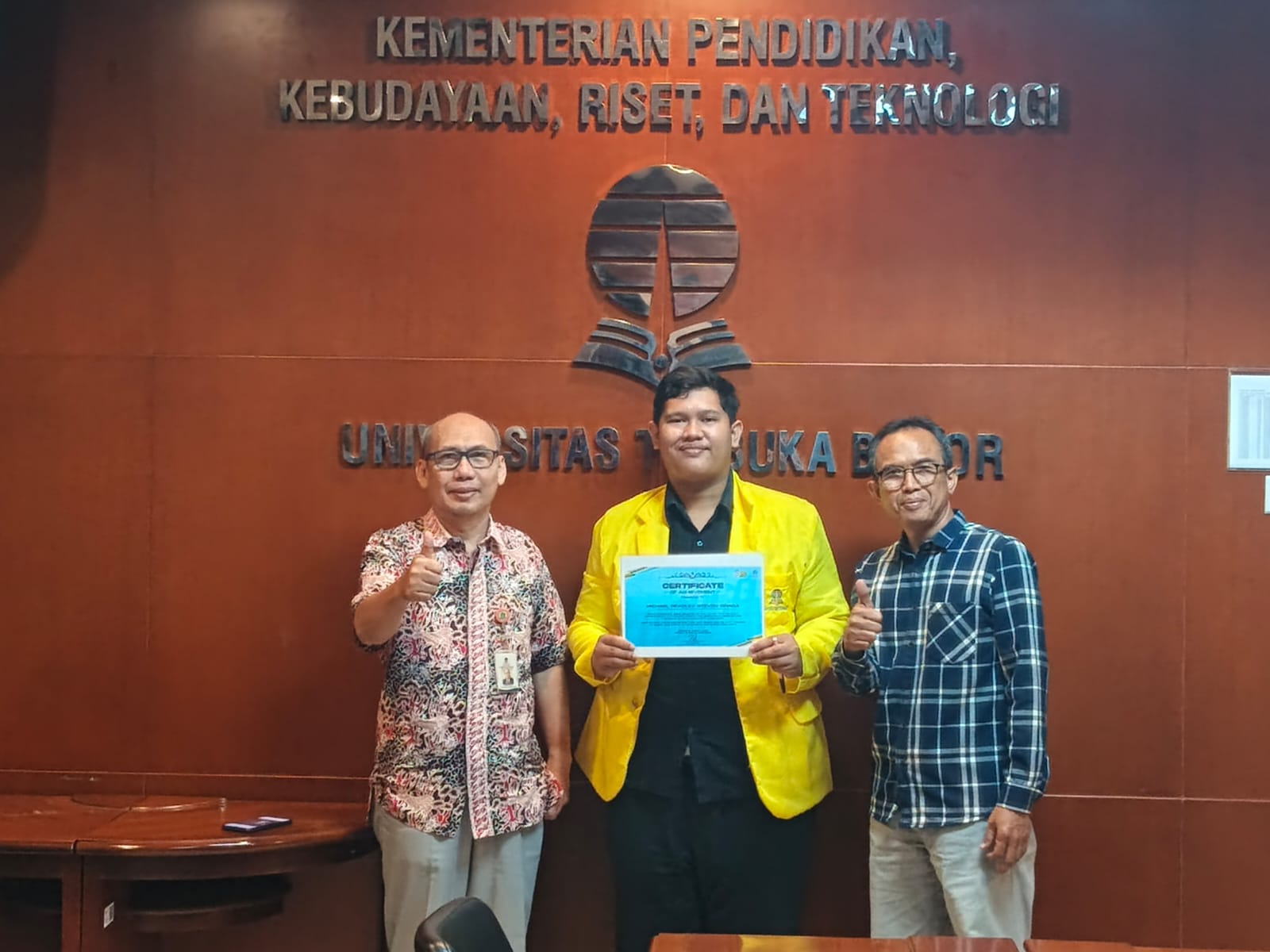 MICHAEL READLEY: Mahasiswa Ut Bogor Yang Mengukir Prestasi Di Dunia E-Sport Nasional
