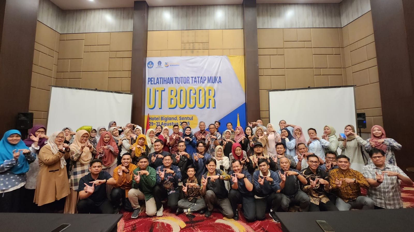 MENJADI TUTOR INSPIRATIF DAN BERDAMPAK: CATATAN DARI PELATIHAN TUTOR TATAP MUKA UT BOGOR