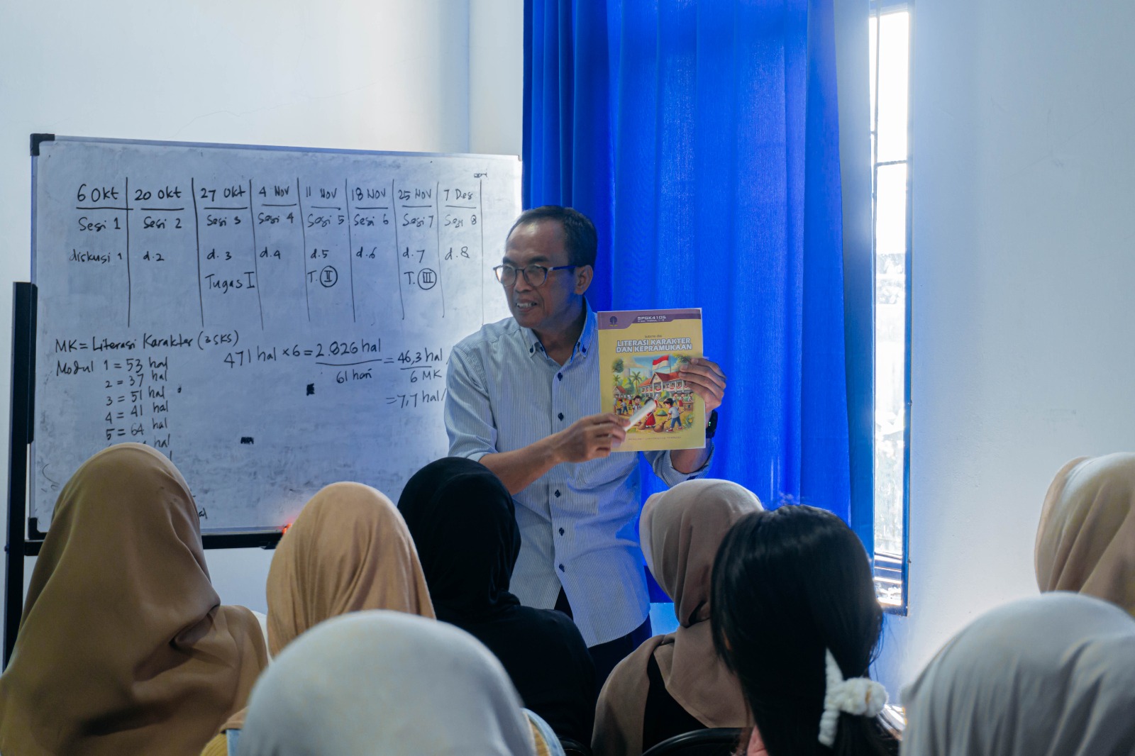 Pelatihan Keterampilan Belajar Jarak Jauh (PKBJJ) Mahasiswa Baru UT 2025 di Salut Cendekia Sukabumi