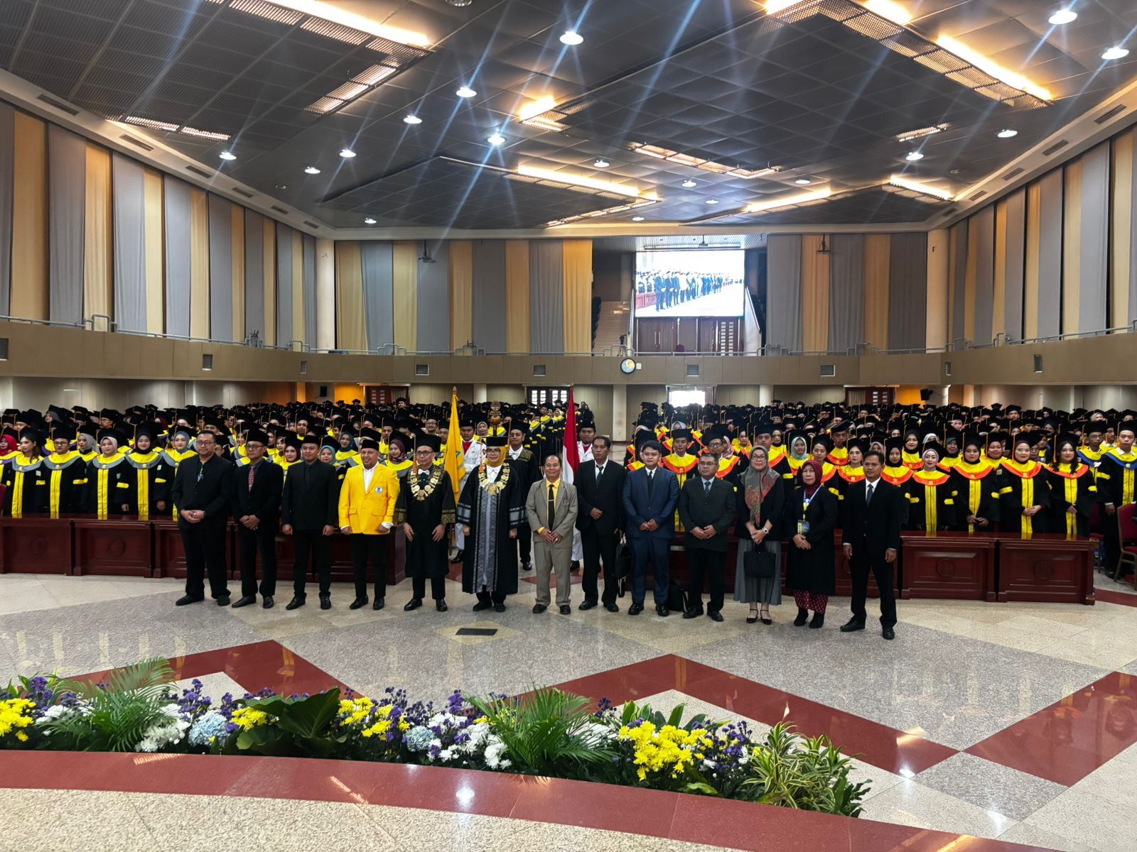 Berlayar Dengan Ilmu, Menembus Cakrawala Masa Depan: Wisuda UT Bogor