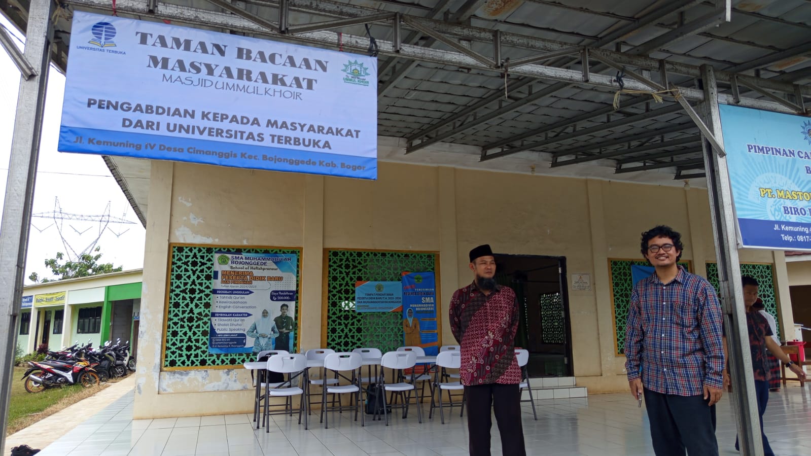 Membangun Peradaban Masyarakat: Taman Bacaan Inovatif (Program Pengabdian Kepada Masyarakat dari UT)