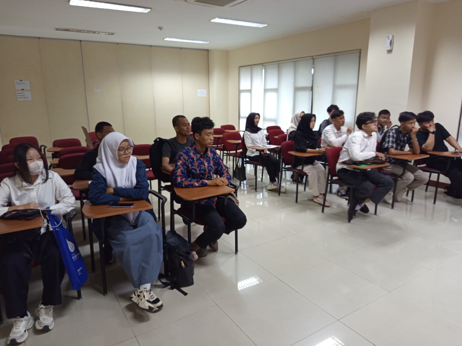 JALAN SEPI YANG MEMBAWA HARAPAN: Kisah Inspiratif Lolos SNBP ke UT Bogor