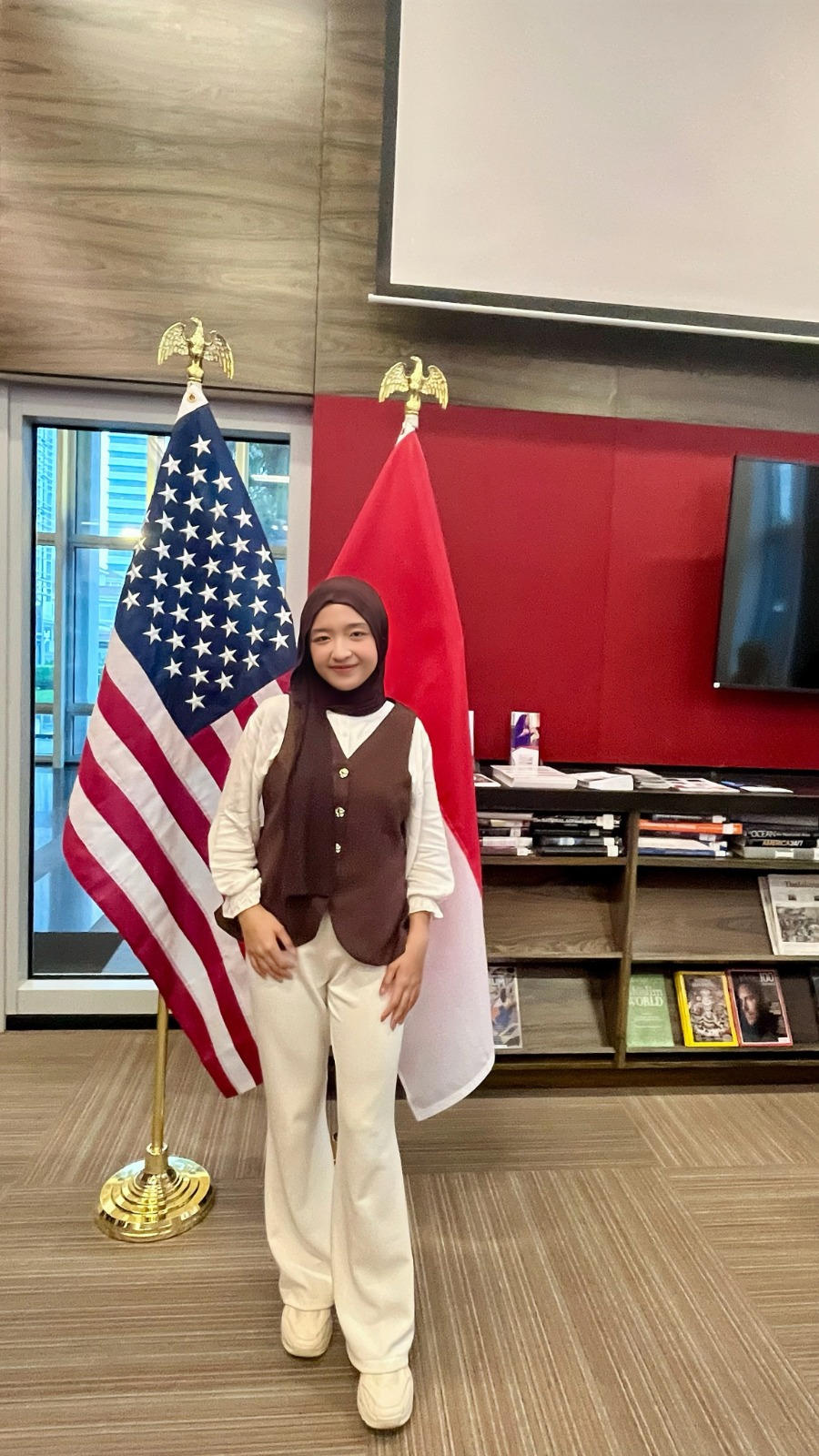  Mahasiswi S1 Ilmu Pemerintahan UT Bogor Raih Prestasi Internasional: Olivia Sarah Fawwaaz Napitupulu Terpilih dalam Ambassador’s Youth Diplomacy Academy 2026  
